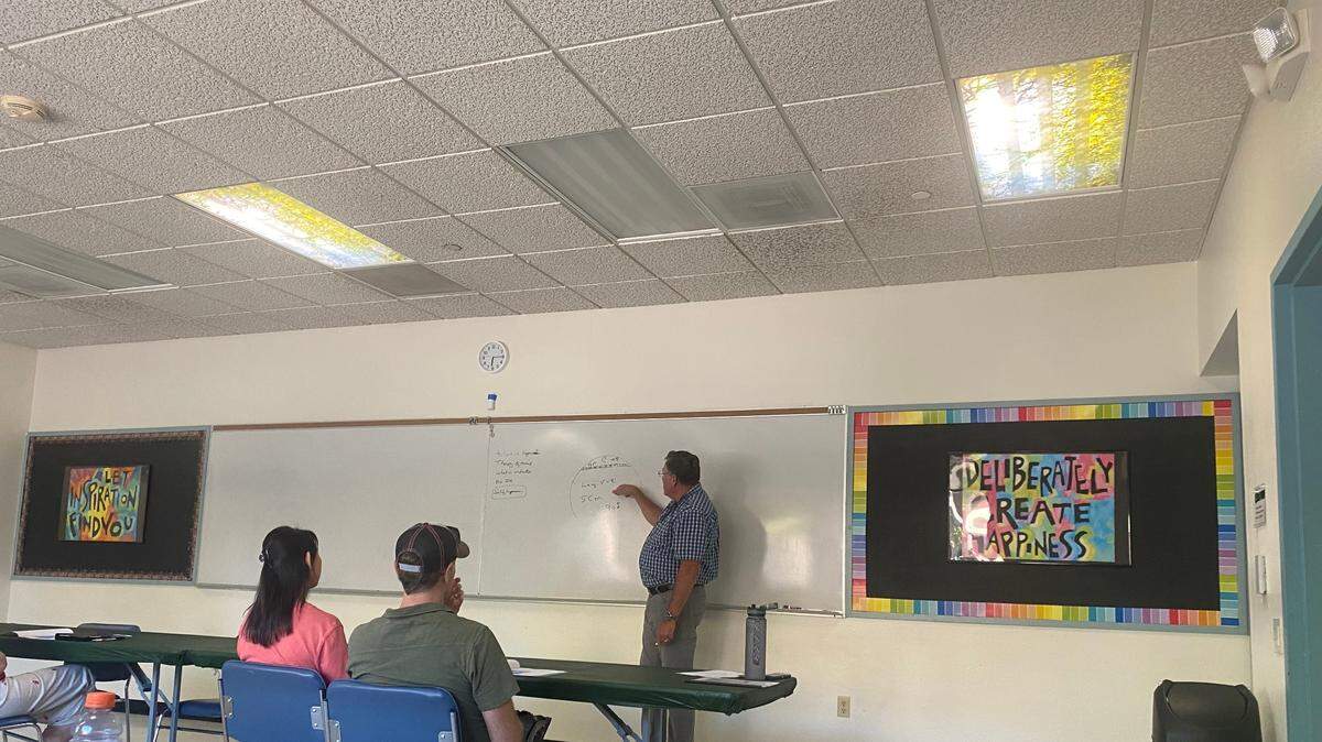 Breaking Day Hypnotherapy owner Art Kuhns teaches students on the difference between the conscious and subconscious mind during the class “Hypnosis 101” at the Paso Robles Recreation Services center.