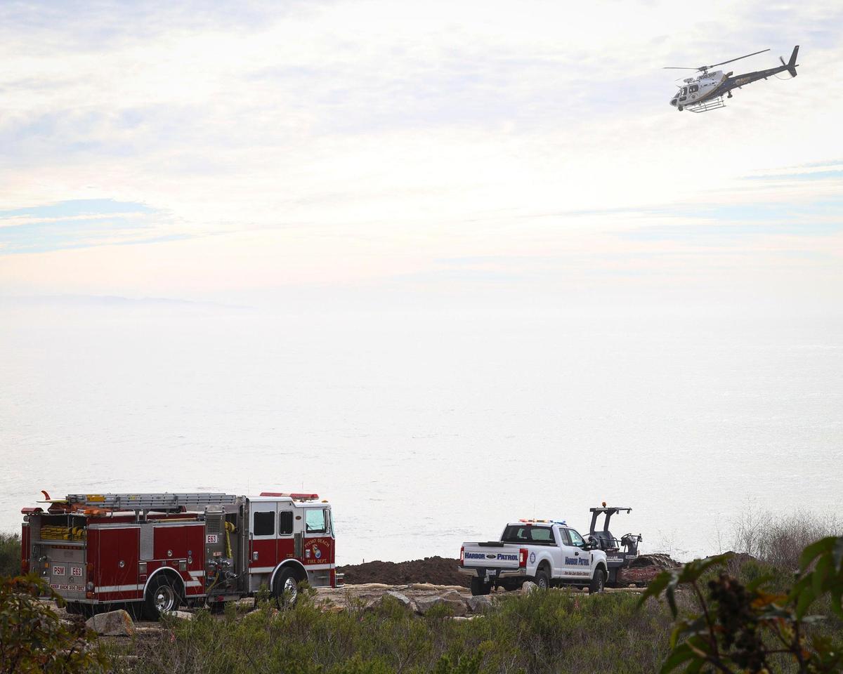 Water rescue response at Pirate’s Cove parking lot included Port San Luis Harbor Patrol, Calfire and CHP H-70 Dec. 28, 2023.