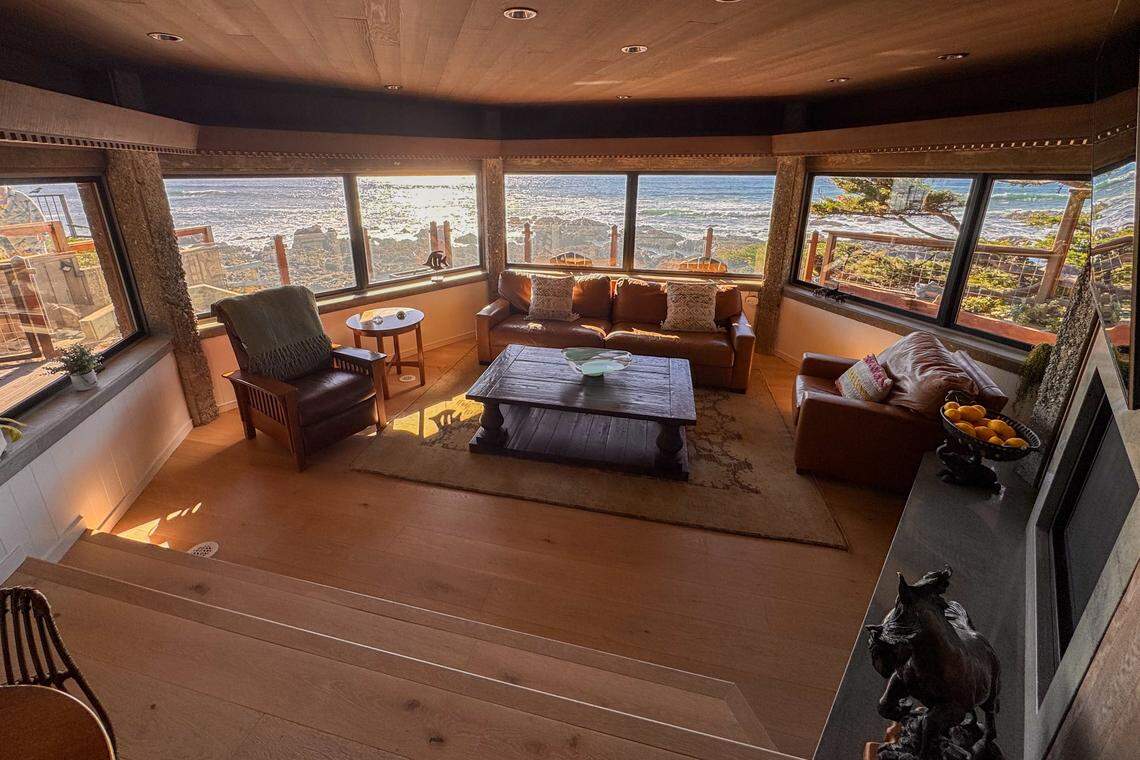 2431 Sherwood Drive will go to market in early February for $3.875 million, pictured here on Friday, Jan. 16, 2026. The home was designed by Warren Leopold, a student of Frank Lloyd Wright and his Organic tradition of architecture.