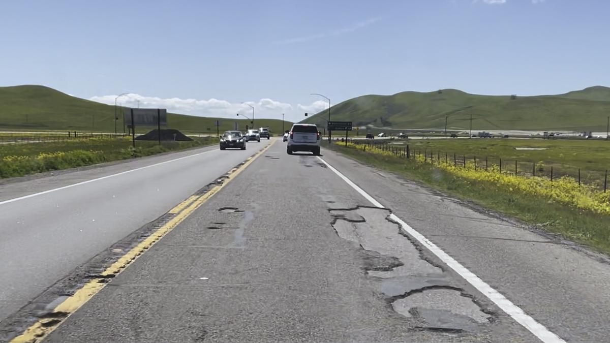 Roadwork will repair potholes on Highway 41 this week from the Cholame Y to Reef City in Kings County. Drivers should plan for reversing traffic Monday and Tuesday. The highway will be completely closed from 7 a.m. to 6 p.m. on Wednesday.
