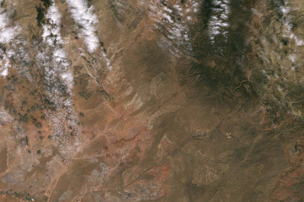 Among the first Landsat 9 images is one showing the Navajo Nation. Landsat and other satellite data help people monitor crop health and manage irrigation water. With only 85 rain gauges to cover more than 27,000 square miles, satellite data and climate models are filling the gaps to help the Navajo Nation monitor drought severity.