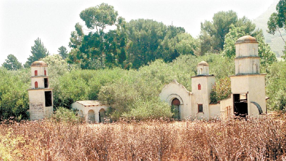 In 1998, the Camp San Luis Obispo amphitheater next to Chorro Creek was filled with thistles and overgrown by trees from the creek. The Mission-style stage was designed by Young Louis of San Luis Obispo and hosted luminaries such as Bing Crosby and Bob Hope.
