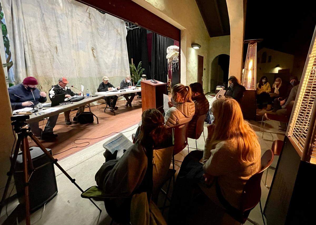 Several community members were at the Jan. 12 Cayucos Elementary School District Board of Trustees meeting to express their unhappiness with Superintendent Scott Smith’s performance. The school board approved in a 4-1 vote to raise Smith’s salary by 10%, which the district shares with Coast Unified School District.