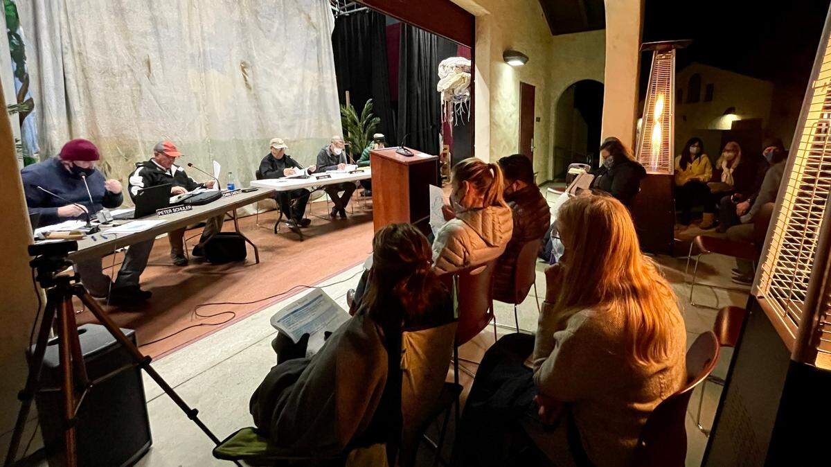 Several community members were at the Jan. 12 Cayucos Elementary School District Board of Trustees meeting to express their unhappiness with Superintendent Scott Smith’s performance. The school board approved in a 4-1 vote to raise Smith’s salary by 10%, which the district shares with Coast Unified School District.
