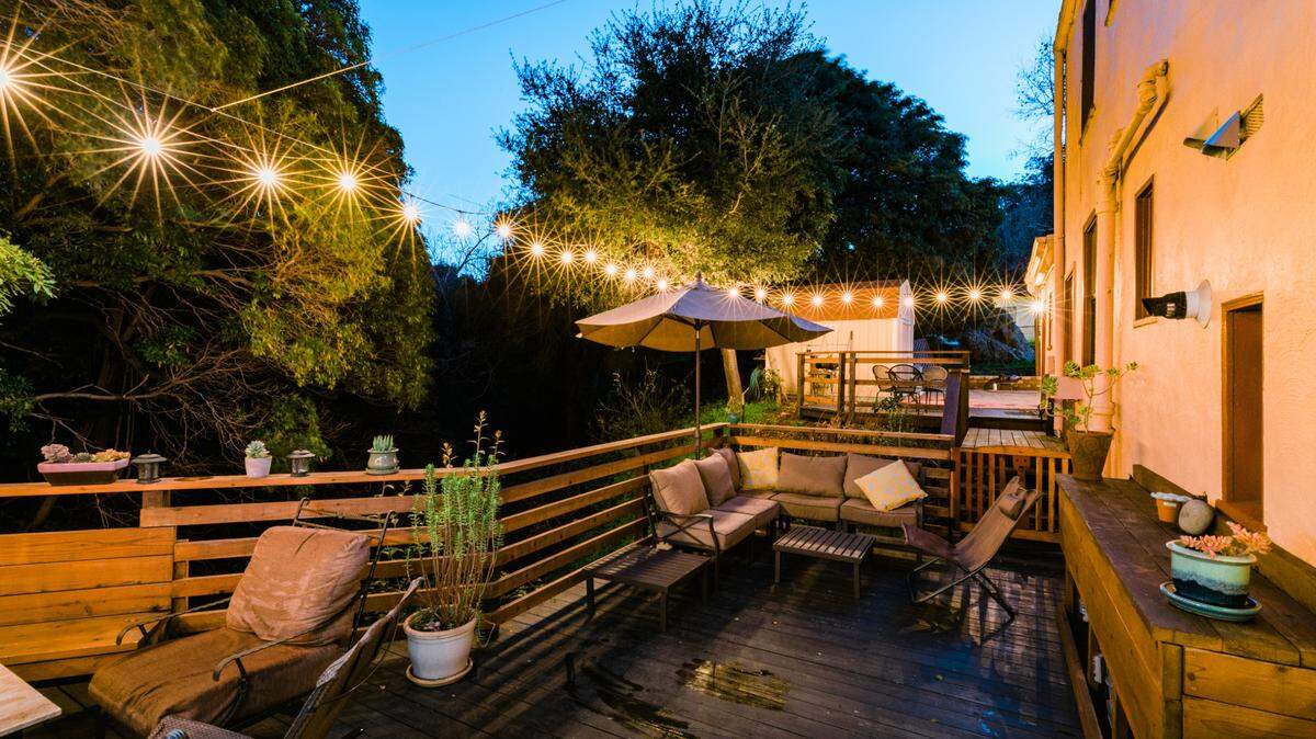 Blake and Serena Andrews’ rented apartment includes a patio space.