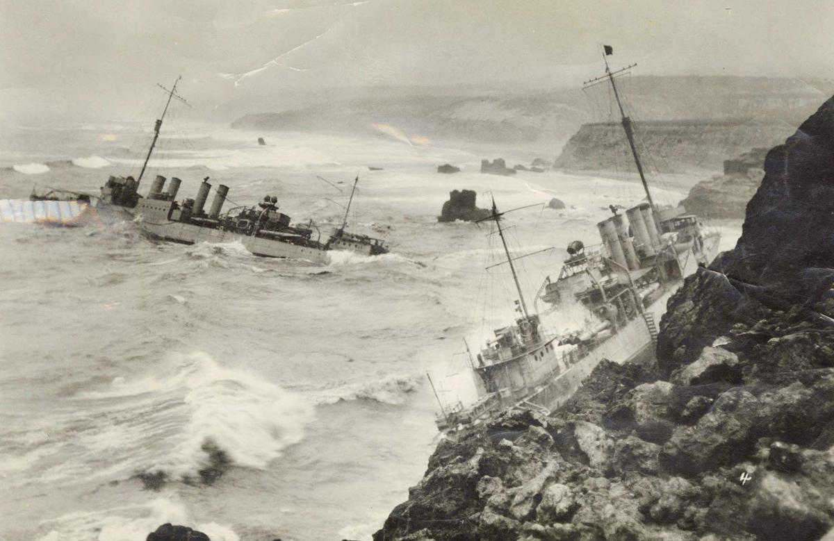 The USS Nicholas, left, and USS S.P. Lee were two of seven U.S. Navy destroyers that ran aground at Honda Point north of Point Conception in heavy fog on Sept. 8, 1923. It was the worst peace-time Navy disaster with the death of 23 seamen and the loss of the destroyers.