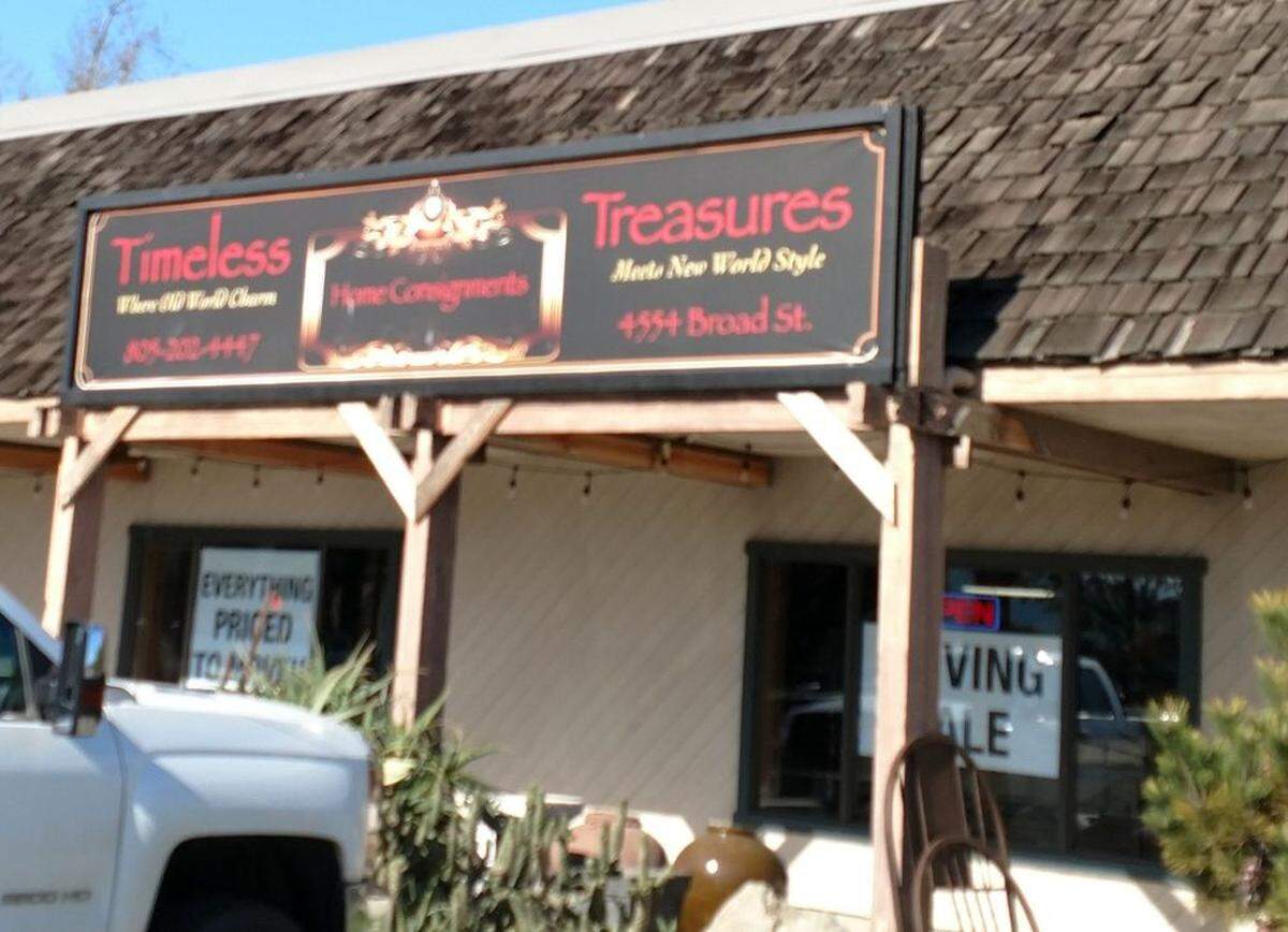 The outside of Timeless Treasures, Andrea Bowen-Gardner’s consignment shop in San Luis Obispo, before it was closed in May 2019.