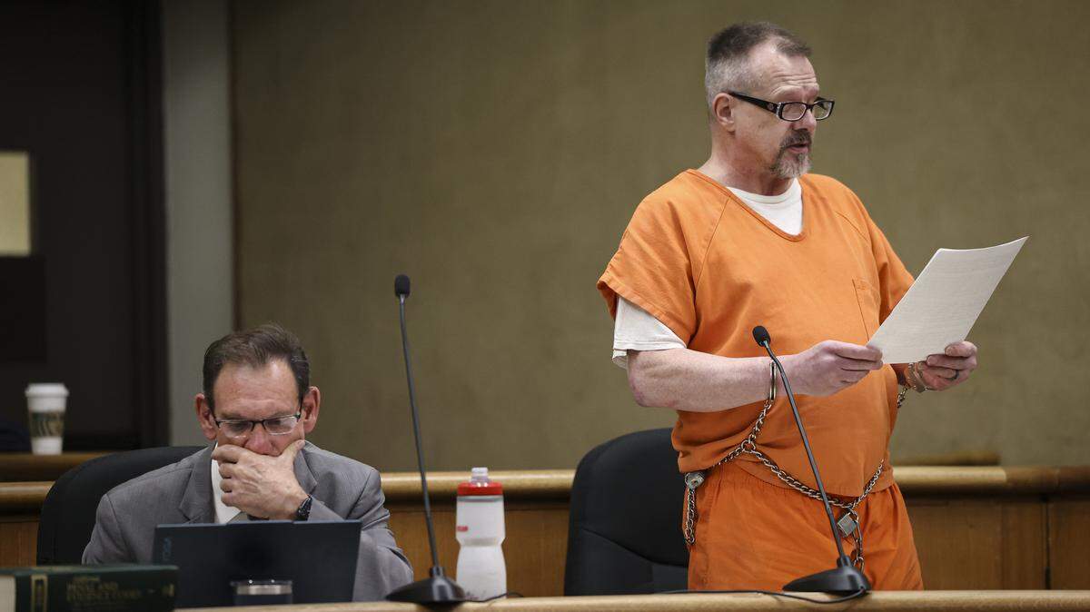 Defense attorney Ray Allen on computer while Gregory Allen Kornman read a statement to the court expressing remorse and asking for probation at sentencing1 on Oct. 28, 2025.
