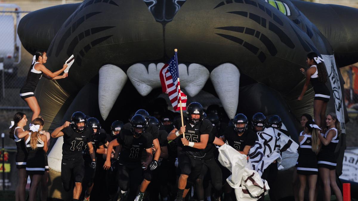 San Luis Obispo hosts Arroyo Grande in high school football.
Photo by Joe Johnston 08-17-17