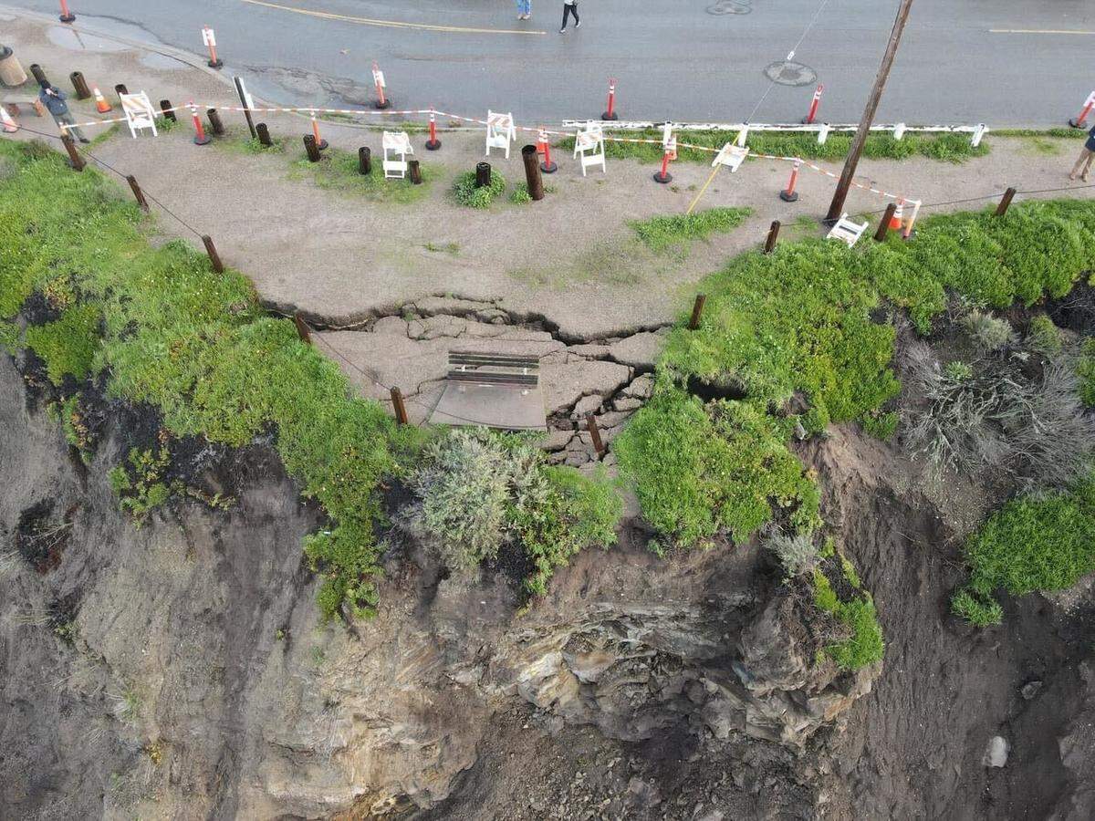 A crack on a Shell Beach bluff was still widening on Jan. 10, 2023, threatening to send the bench perched atop it into the ocean.