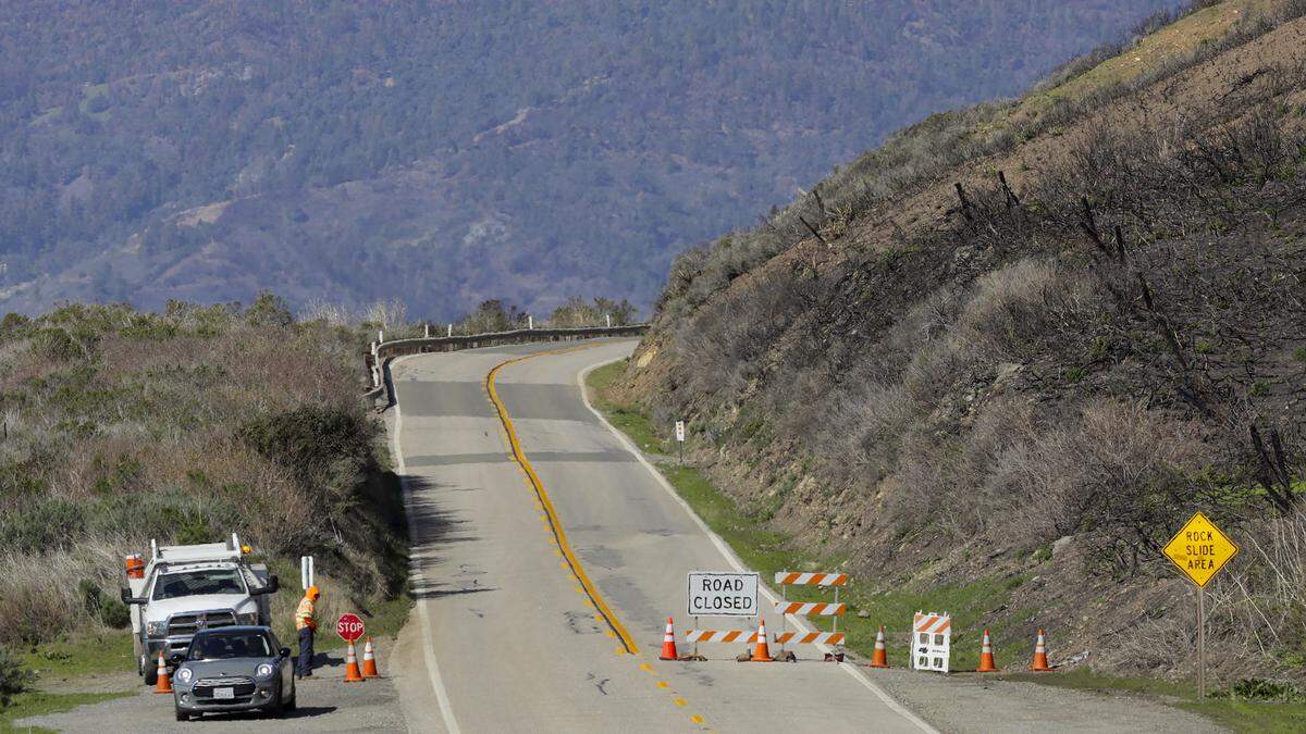 A Highway 1 closure and turnaround at the north end of Pacific Valley moved north to Big Creek Vista Point at PM 27.3. Damage from the 2020 Dolan Fire can be seen at right.