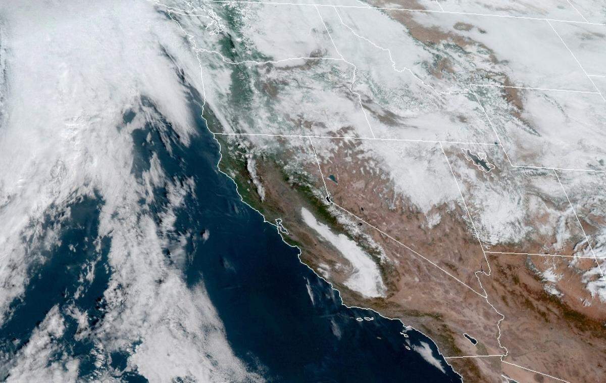 Saturday’s NOAA’s GOES-West satellite image shows thick tule fog in the San Joaquin Valley, ground fog in the inland valleys and clear skies along the coast.