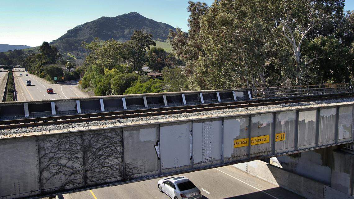 The graffiti on the railroad bridge near California Boulevard in San Luis Obispo has been painted over.