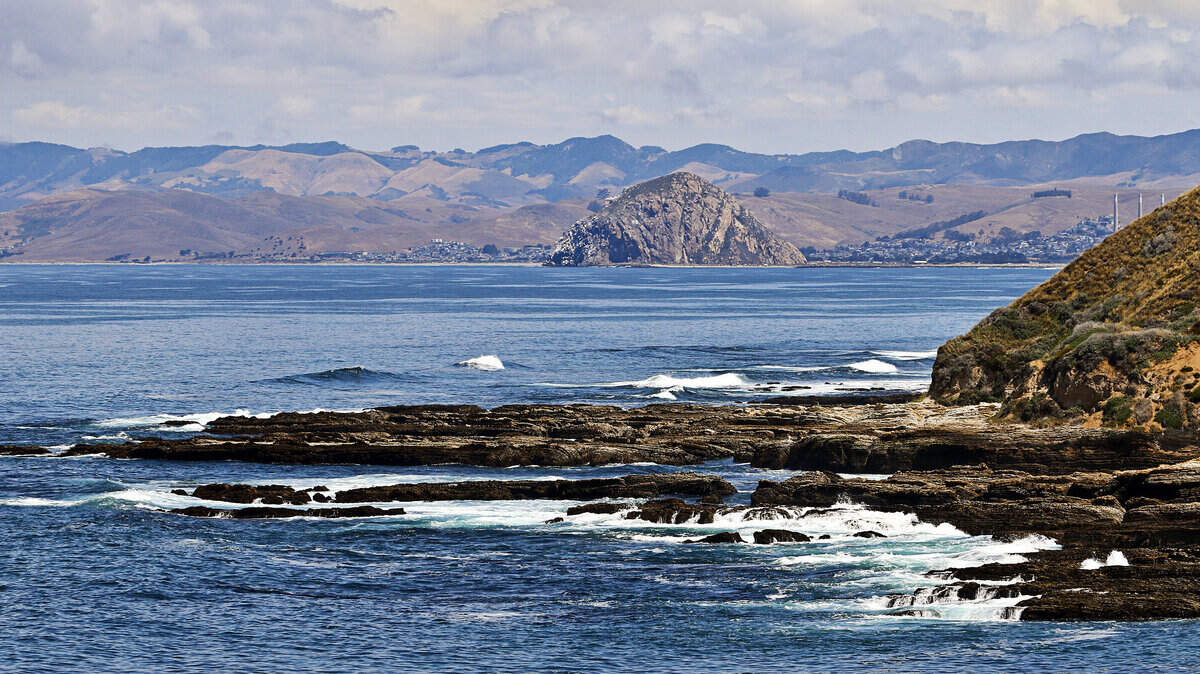 The view looking north from Montaña de Oro State Park.
