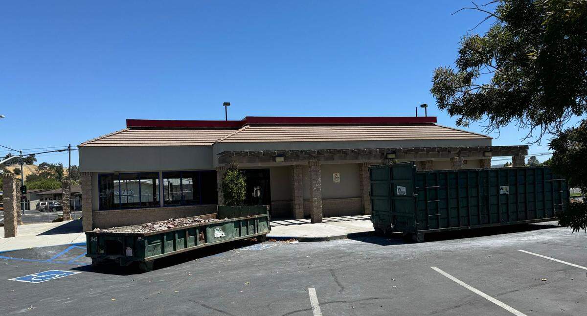 Dutch Bros Coffee and Jersey Mike’s Subs are opening in Atascadero, taking over a spot that was previously a Burger King.