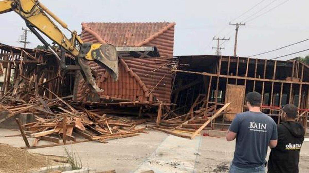 Pismo Beach officials say they permitted only the tower of the old Alex’s building to be removed; instead the entire restaurant was demolished.