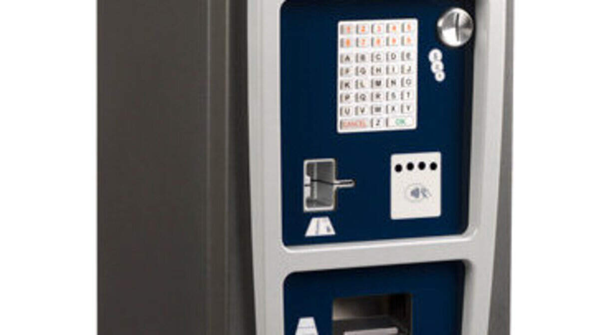 Twelve solar-powered parking meters that accept credit cards are being installed at the San Luis Obispo County Regional Airport.