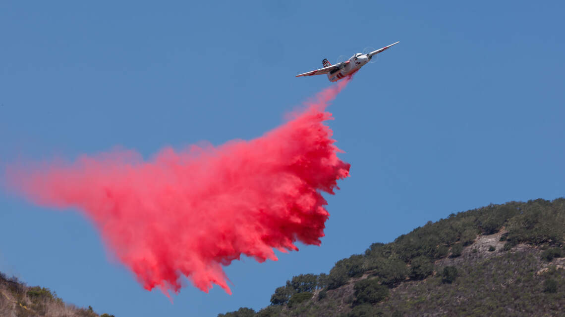 Crews battle fire on Pismo Beach hillside