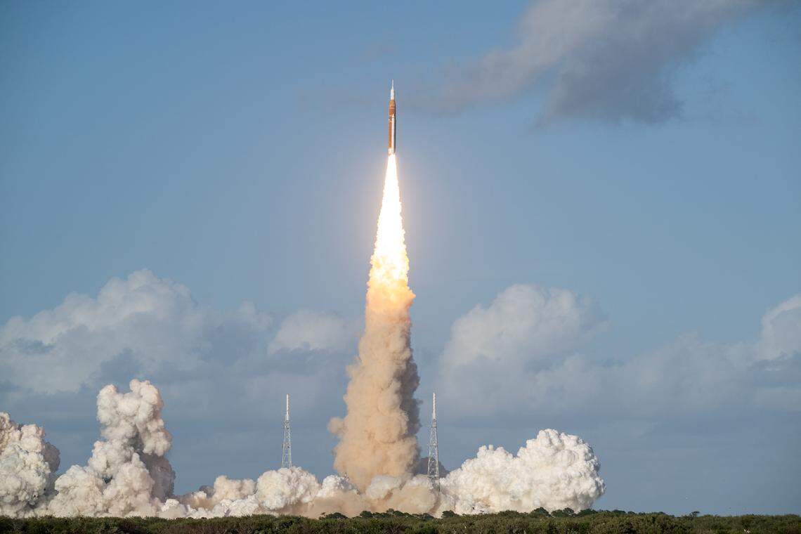 NASA’s Space Launch System rocket carrying the Orion spacecraft with NASA astronauts Reid Wiseman, commander; Victor Glover, pilot; Christina Koch, mission specialist; and CSA (Canadian Space Agency) astronaut Jeremy Hansen, mission specialist onboard launches on the Artemis II mission, Wednesday, April 1, 2026, from Launch Complex 39B at NASA’s Kennedy Space Center in Florida.