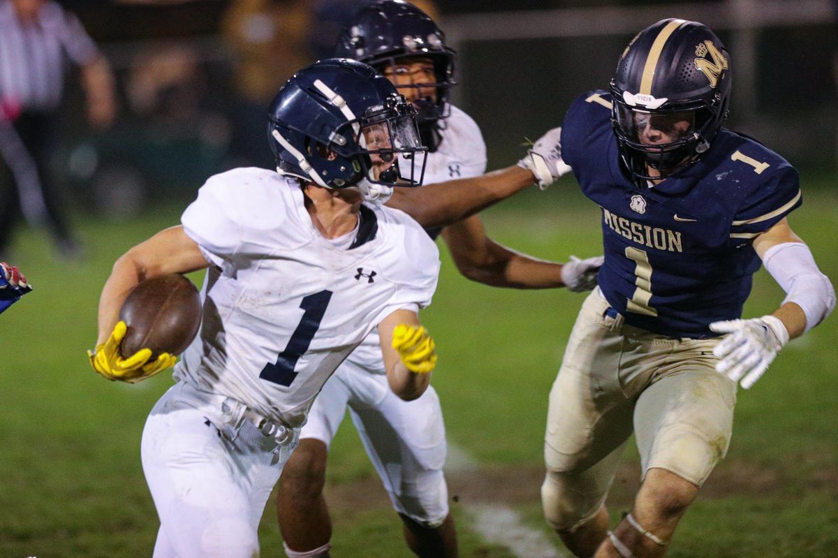 Brandon Butler runs for the Eagles. Mission Prep beat Arroyo Grande 41-35 in a Mountain League football game on Oct. 14, 2022.