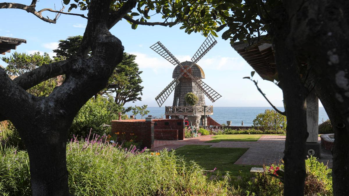 The Chapman Estate was gifted to the city of Pismo Beach in 2013 by the Clifford Chapman Trust. Concern about the erosion of the ocean bluff are the subject of scheduled City Council sessions.