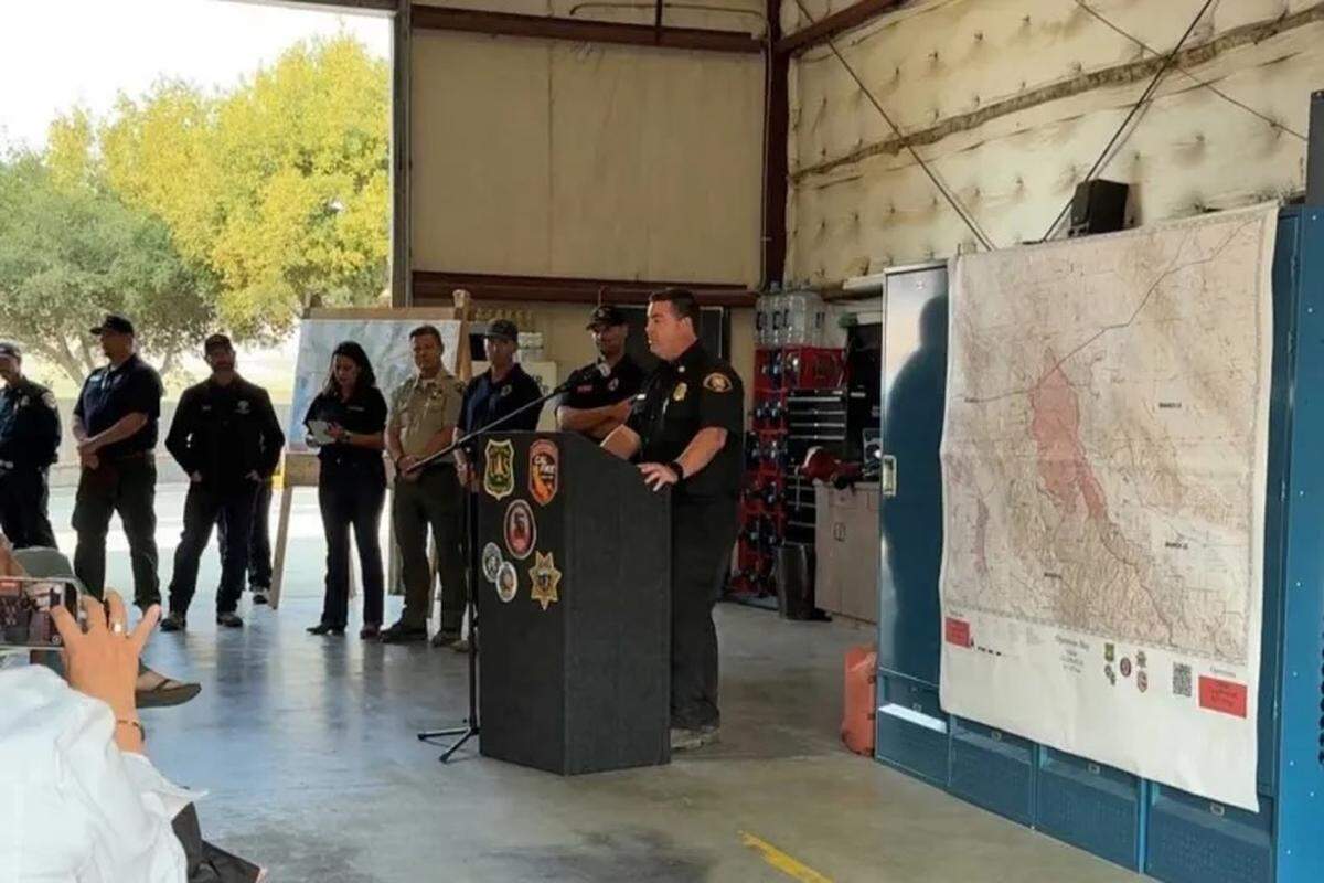 Gifford Fire officials held a community meeting in Sisquoc at Santa Barbara County Fire Station 23 on Thursday night. They revealed that Highway 166 likely won’t reopen for at least several days, since Caltrans crews are making repairs to guardrails and other fire-damaged infrastructure.