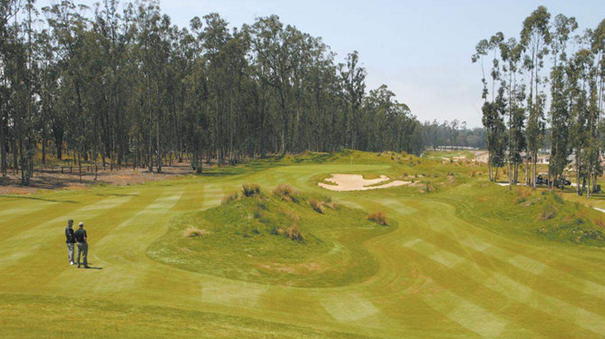 The Monarch Dunes Golf Club near Highway 1 on the Nipomo Mesa opened in 2006.