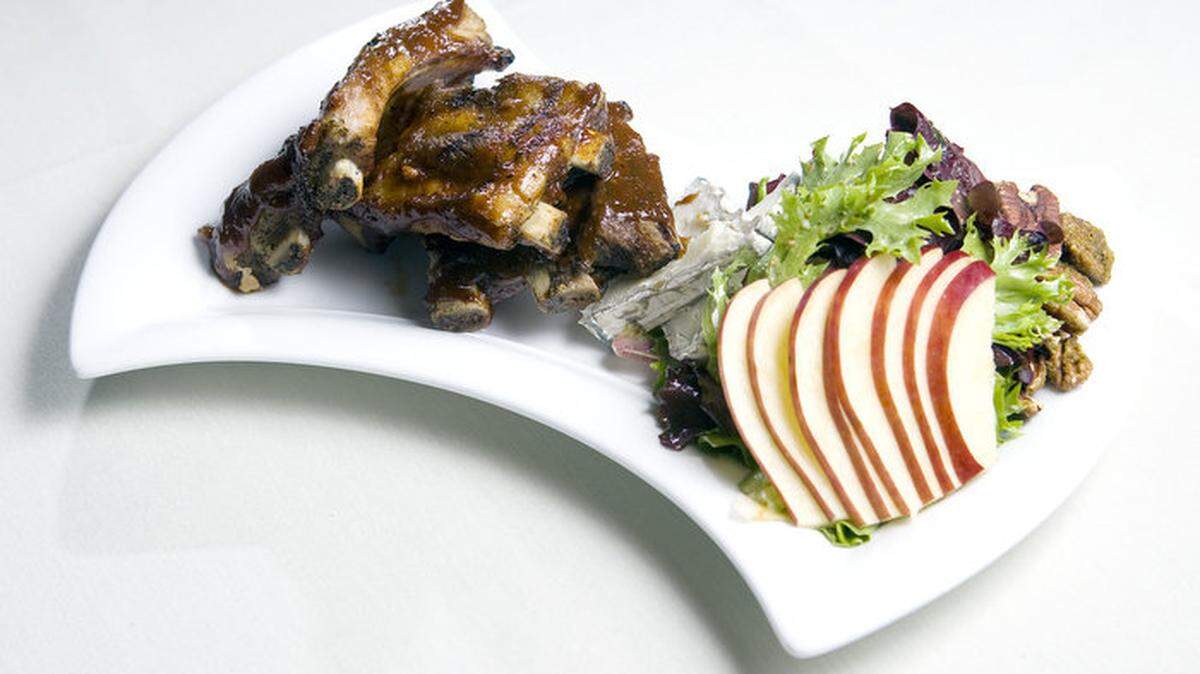 Enoteca in Paso Robles serves up a creative menu in a dining room featuring white linens and a cozy fire. For lunch, try the guava-glazed baby back ribs with a salad that features candied pecans and apple slices. Read more »