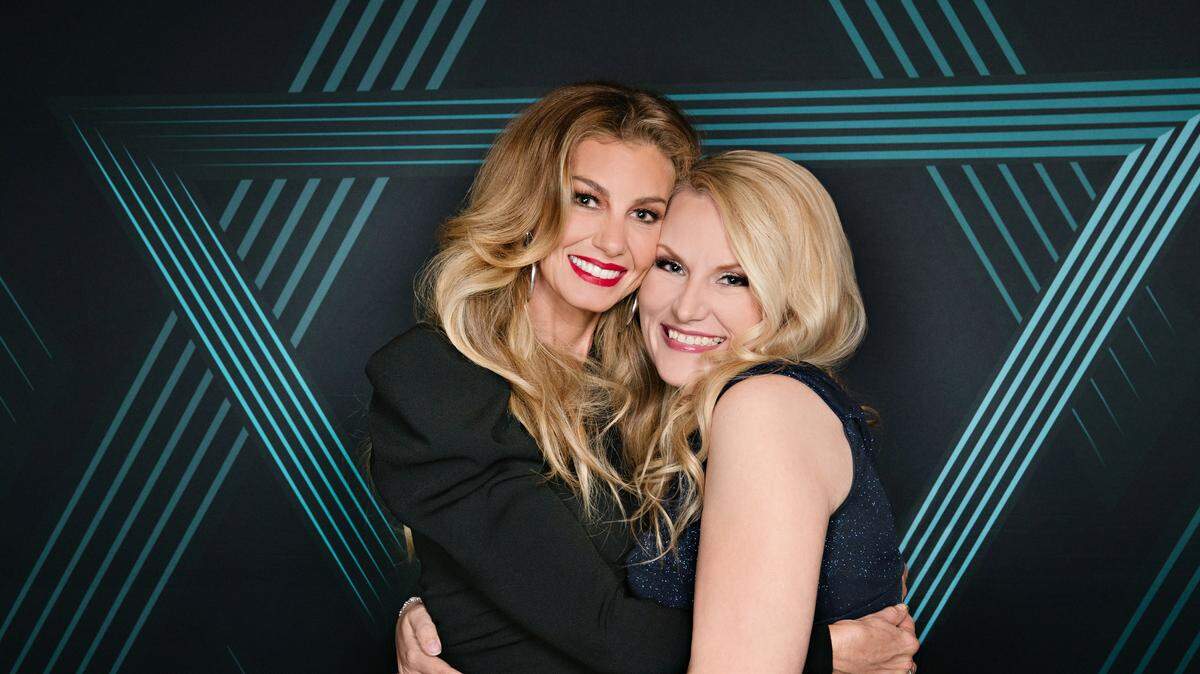 Dallas Alburn took a photo with her idol Faith Hill June 8.