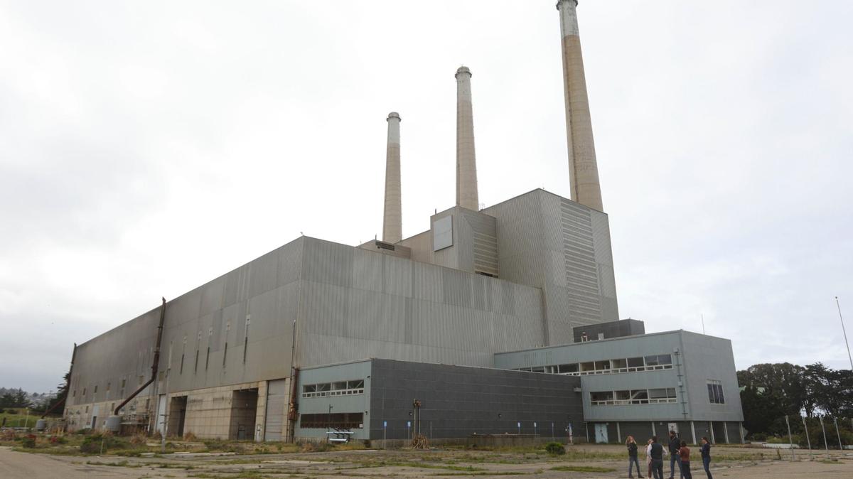 Vistra Corp. offered to demolish the Morro Bay Power Plant and stacks as part of its proposed battery storage project. The site is one of the properties covered in Measure A-24 on the November ballot.