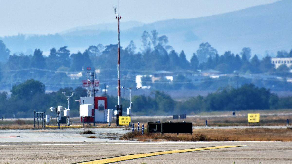 San Luis Obispo County recorded its highest daily temperature on Saturday, Nov. 13, 2021, breaking a record set 39 years ago. PG&E Meteorologist John Lindsey stated that temperatures at McChesney Field reached 90 degrees at 1 p.m.