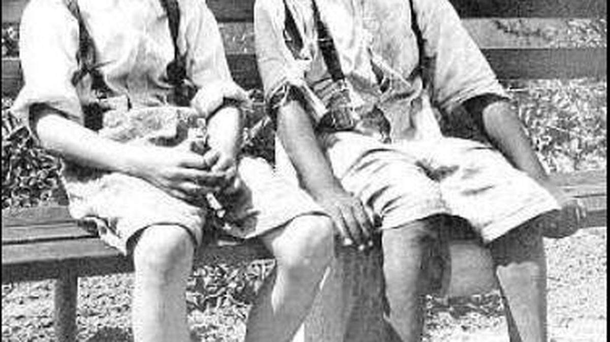 Joe Schwartz’s ‘Two’s a Team’ was taken at Brooklyn’s Kingsboro Housing Project in the 1940s.