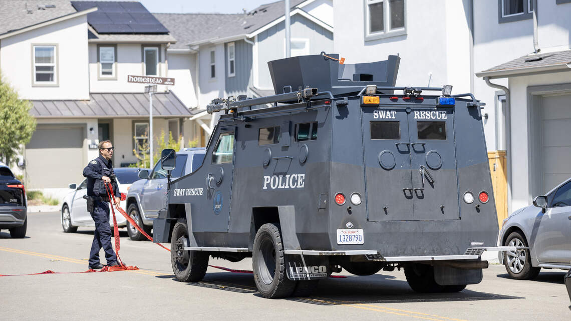Police swarm SLO neighborhood after man allegedly threatens to harm girlfriend
