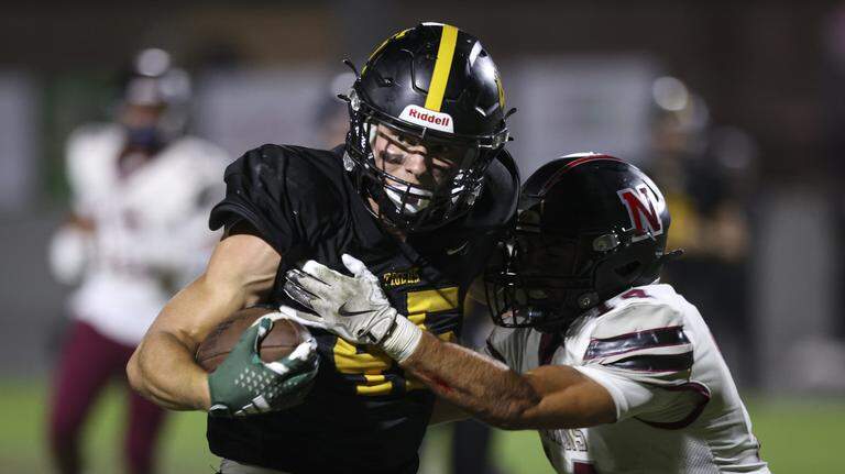 San Luis Obispo beats Nipomo 22-16. See the photos