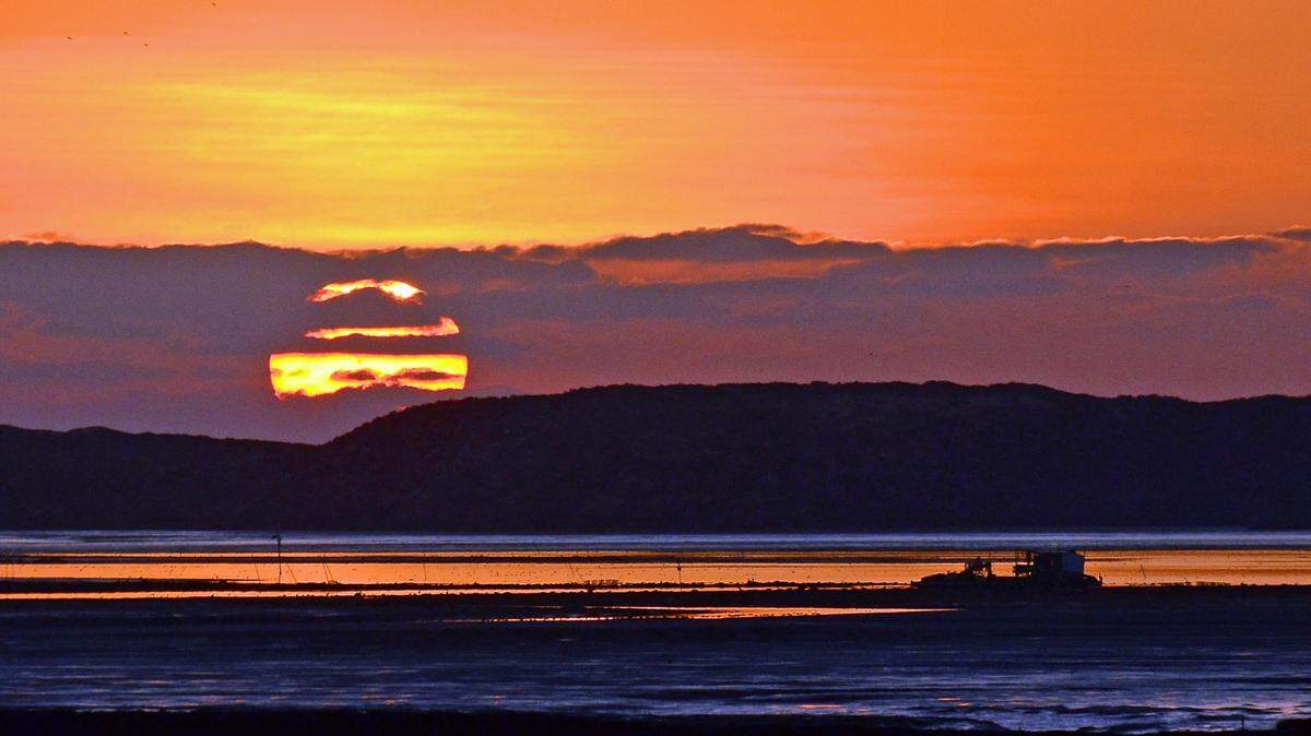 PG&E Meteorologist John Lindsey photographed a Central Coast sunset.