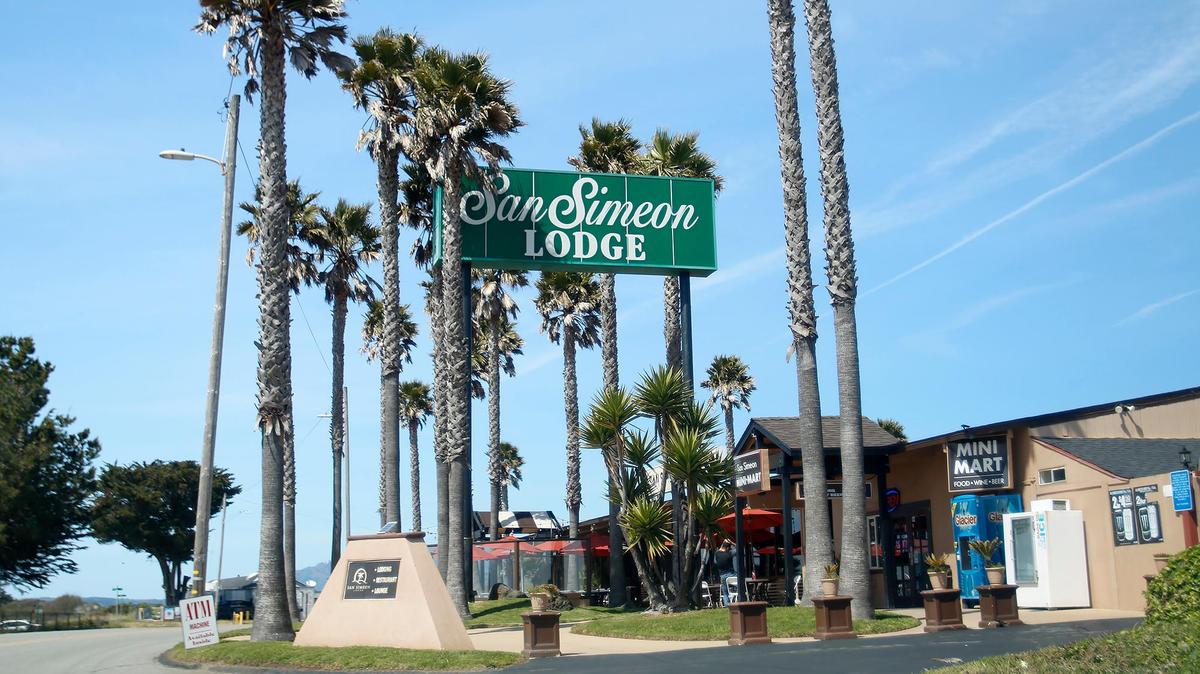 The San Simeon Lodge and San Simeon Bar & Grill, March 2023.