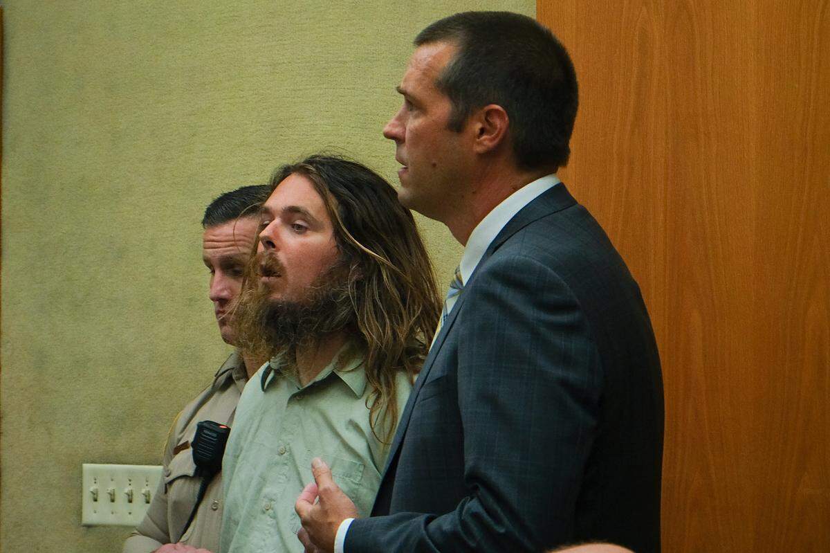 From left to right, Fritz Galen Schnoor, 35, and his public defender Brian Buckley attend Schnoor’s arraignment in San Luis Obispo Superior Court on Sept. 23, 2025. Schnoor is accused of attacking an Arroyo Grande couple with a knife, killing one of them, on Sept. 19, 2025.