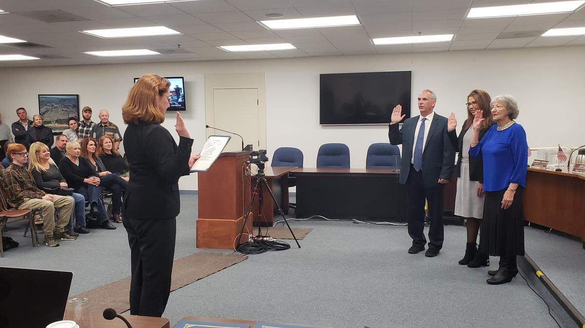 The Grover Beach City Council swore in new mayor Jeff Lee on December 10, 2018, as well as current council members Mariam Shah and Barbara Nicolls.