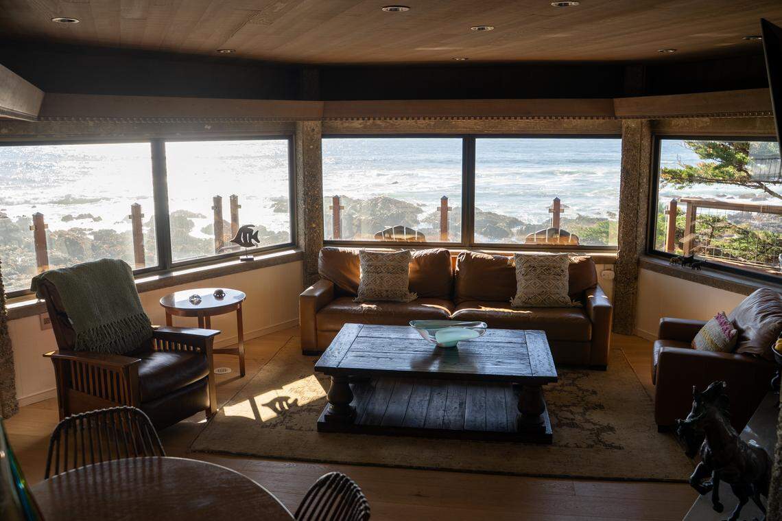 2431 Sherwood Drive will go to market in early February for $3.875 million, pictured here on Friday, Jan. 16, 2026. The home was designed by Warren Leopold, a student of Frank Lloyd Wright and his Organic tradition of architecture.