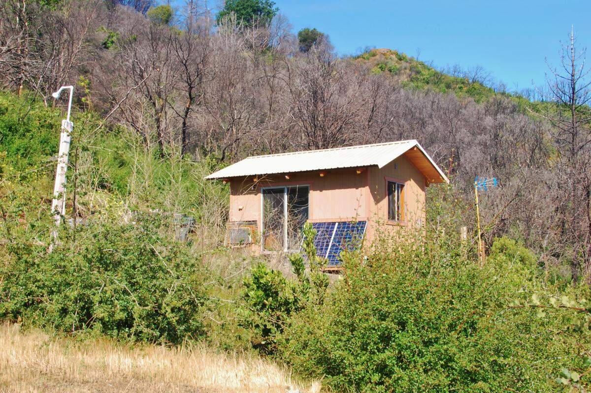 Doc Miller’s new cabin replacing his home that burned in Cambria’s backcountry during the 2016 Chimney Fire.