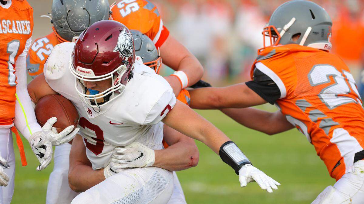 Jake Morones runs for a touchdown in April. Atascadero hosted Paso Robles for the traditional rivalry as the final game of the season.