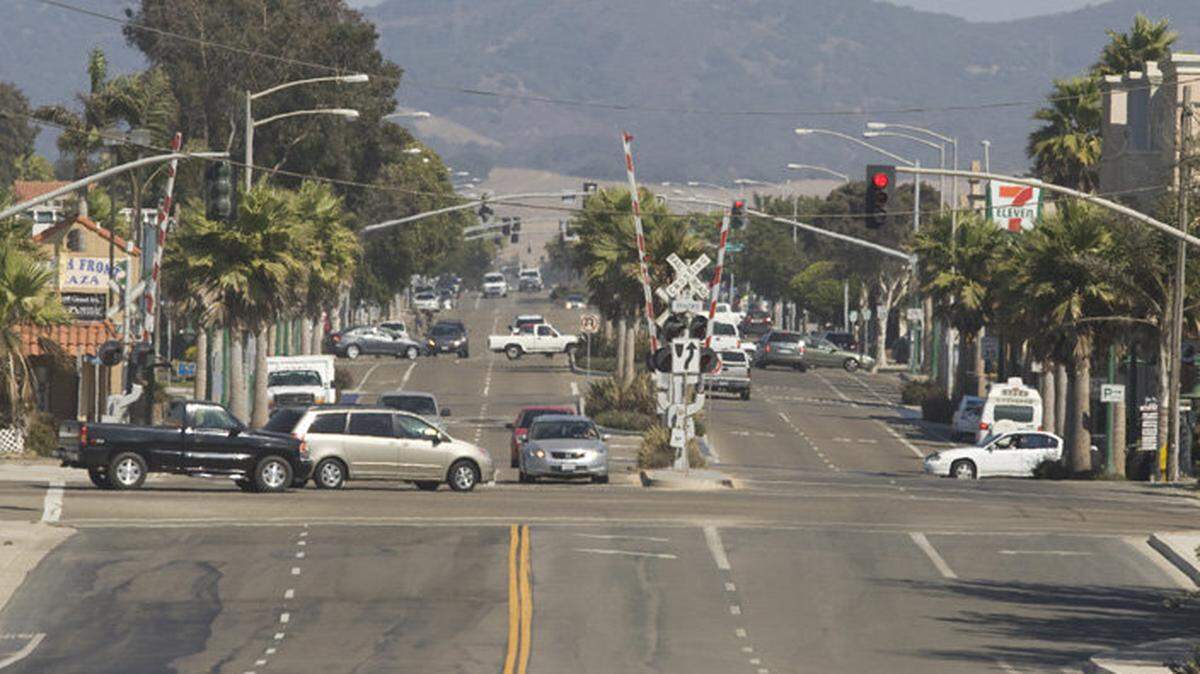 West Grand Avenue in Grover Beach
