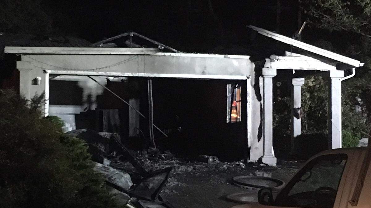 A fire in Paso Robles destroyed a two-car garage early Sunday morning.