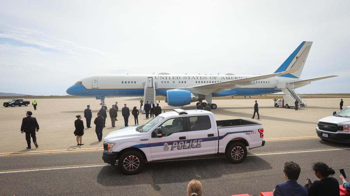 Under heavy security Air Force 2 prepares to open doors.