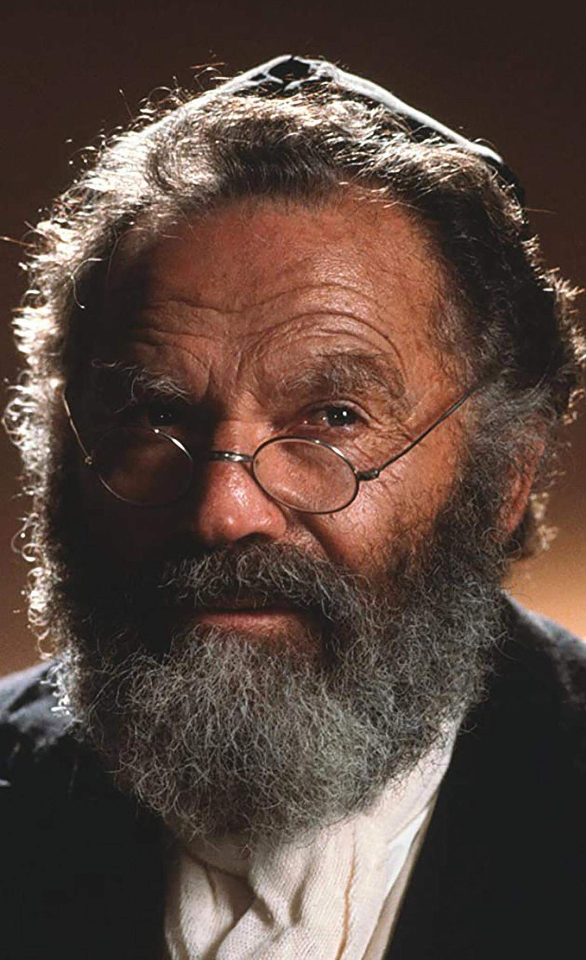 Cambria resident Nehemiah Persoff appears as Reb Mendel in “Yentl” in 1983.