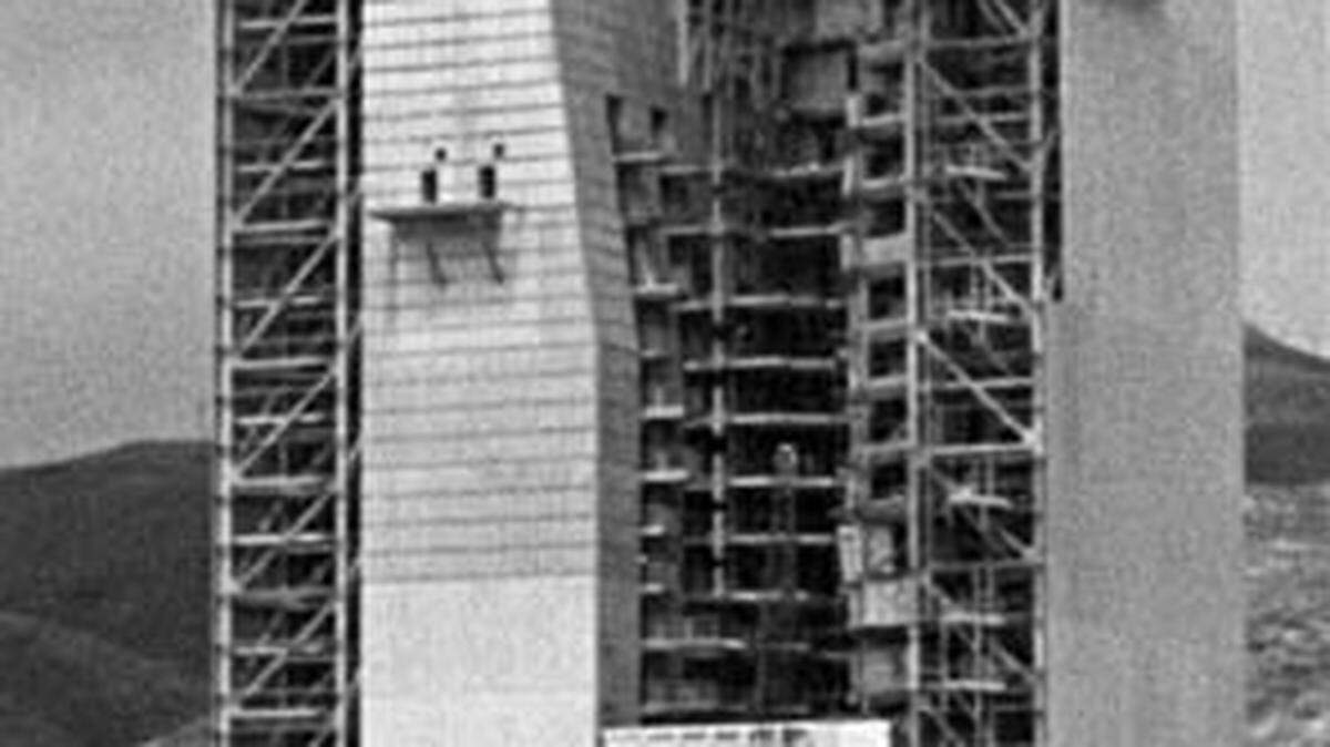 The 32-story launch tower built at Point Arguello for the MOL project was mothballed in 1969 was later named SLC-6. Vandenberg AFB would try to reuse the site as launch pad for the Space Shuttle but that effort was cancelled as well.