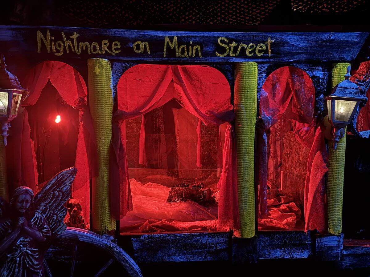 Nightmare from Main Street is a 6,000 square foot haunted house in Paso Robles. The spooky site contains rooms filled with clowns, mannequins, dolls and more.