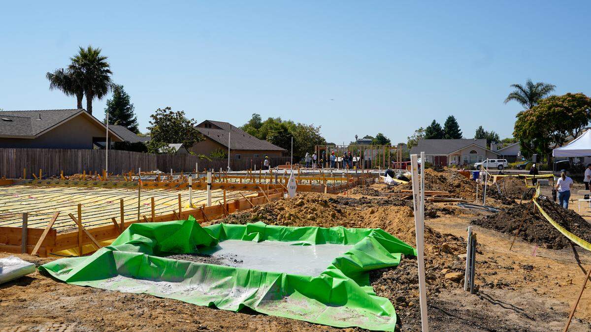 Lots on the corner of West Branch Street and North Thompson Road sit ready for construction at People’s Self-Help Housing’s newest housing development. The 10-unit housing project in Nipomo will be built by its future residents, and is the first housing project in San Luis Obispo County to build residential homes on a commercially-zoned lot under the Workforce Housing Ordinance.