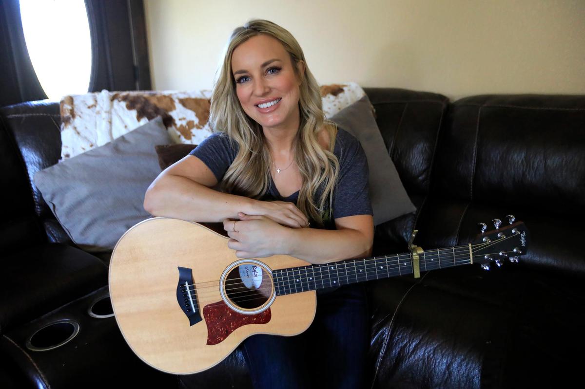 Callie Twisselman is a country singer from Shandon who will be performing at the Mid-State Fair.