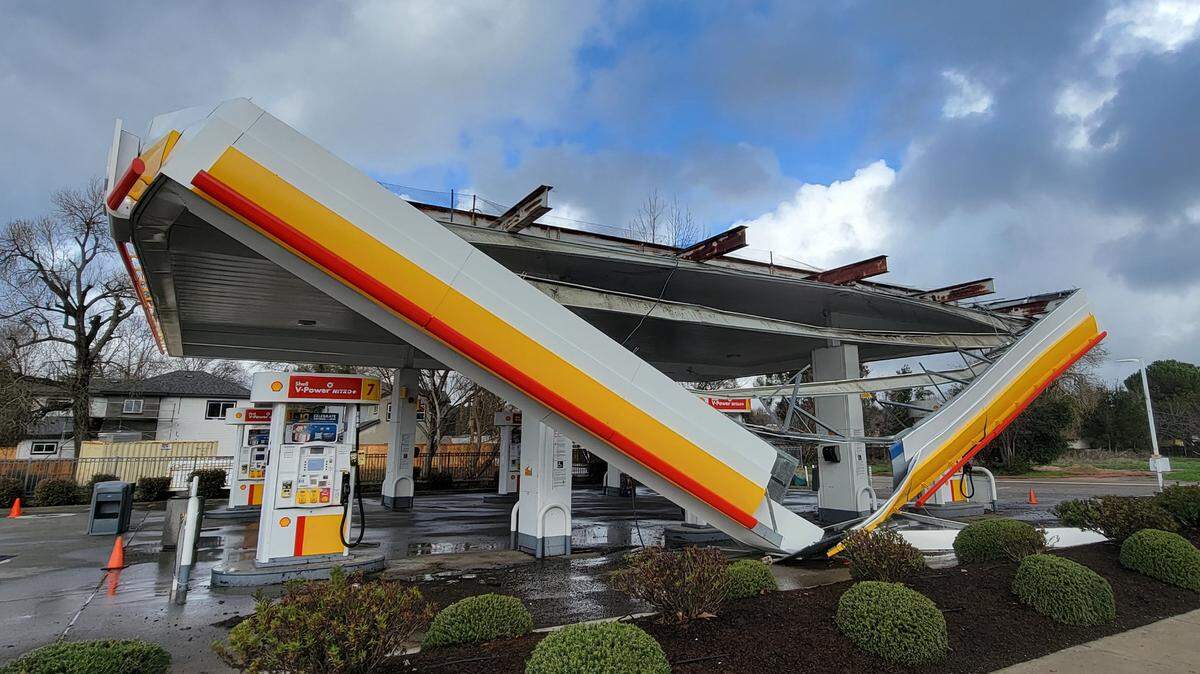 High winds ripped off the awning over the gas pumps at the Shell station at the corner of Highway 41 and Cubaril Avenue in Atascadero on Thursday, Jan. 5, 2023.